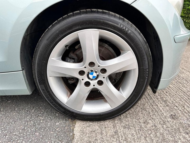 BMW 1 SERIES