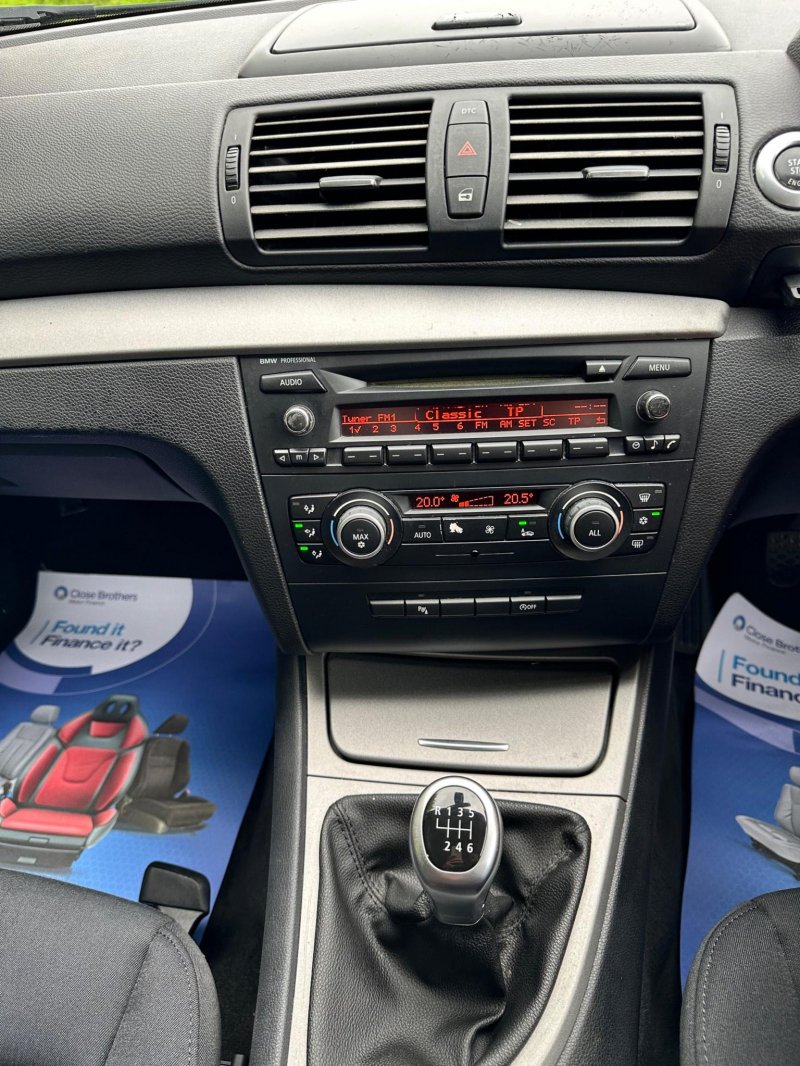 BMW 1 SERIES
