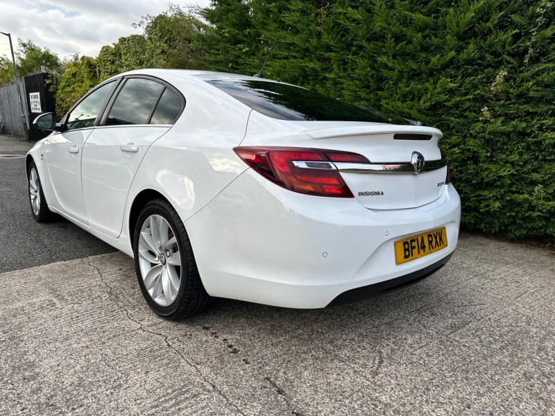 VAUXHALL INSIGNIA