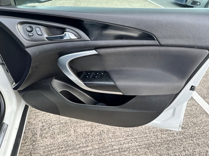 VAUXHALL INSIGNIA