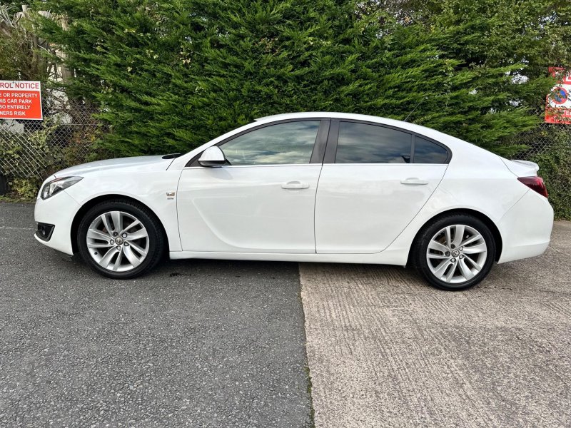 VAUXHALL INSIGNIA