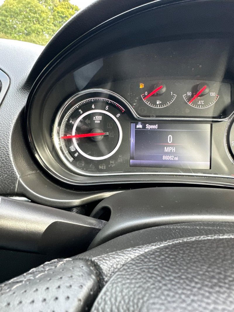 VAUXHALL INSIGNIA