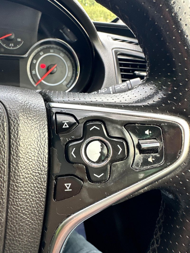 VAUXHALL INSIGNIA