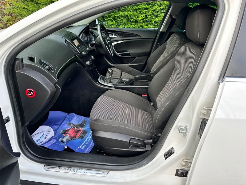 VAUXHALL INSIGNIA