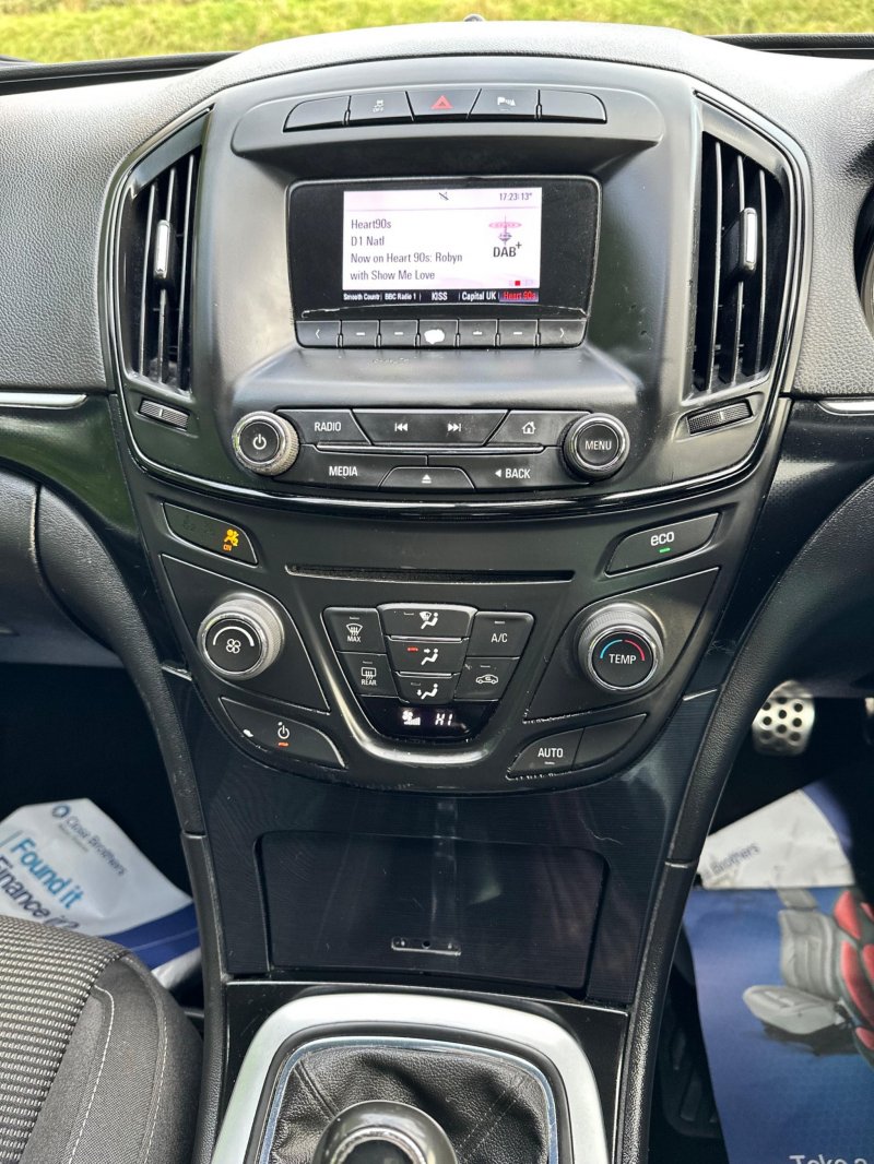 VAUXHALL INSIGNIA