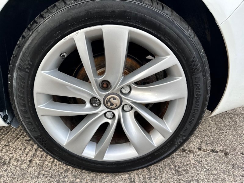 VAUXHALL INSIGNIA