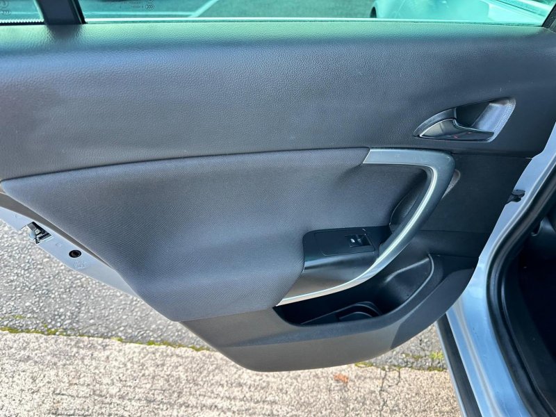VAUXHALL INSIGNIA