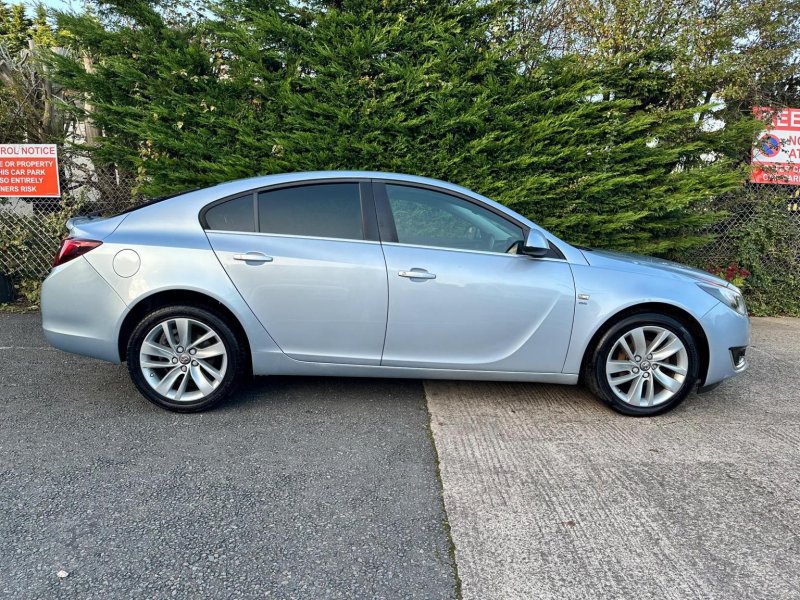 VAUXHALL INSIGNIA