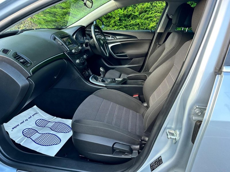 VAUXHALL INSIGNIA