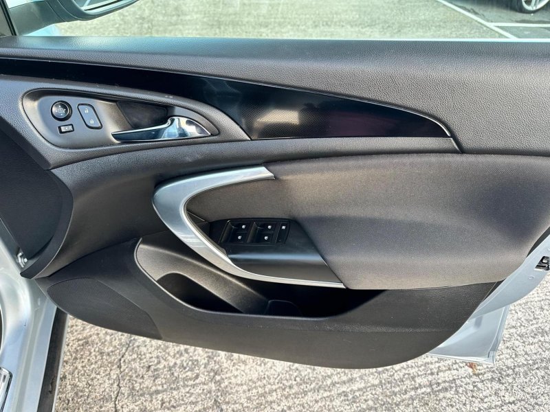 VAUXHALL INSIGNIA