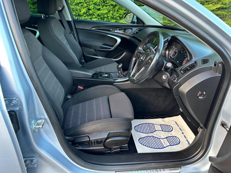 VAUXHALL INSIGNIA