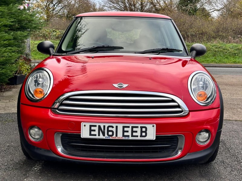 MINI HATCH