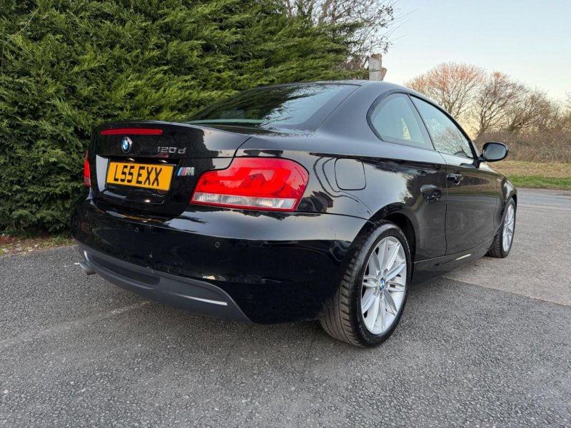 BMW 1 SERIES