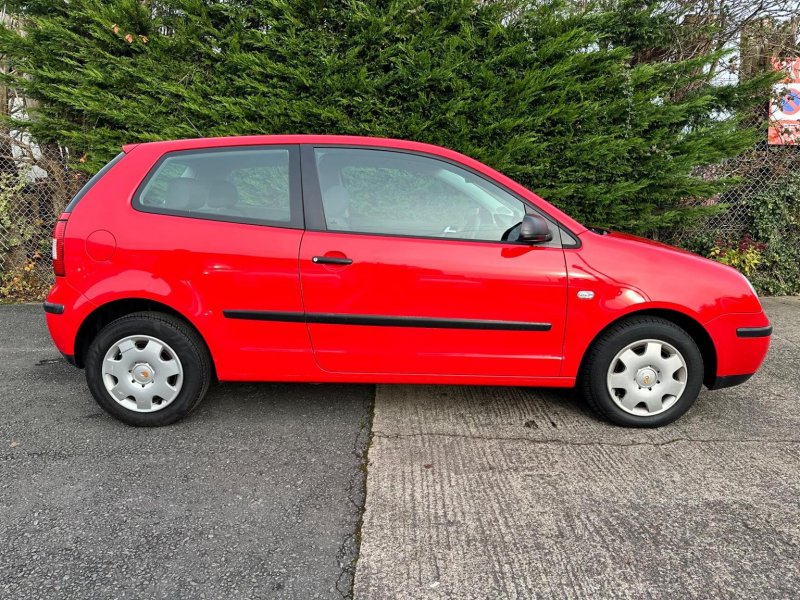 VOLKSWAGEN POLO