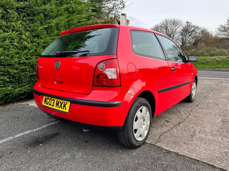 VOLKSWAGEN POLO