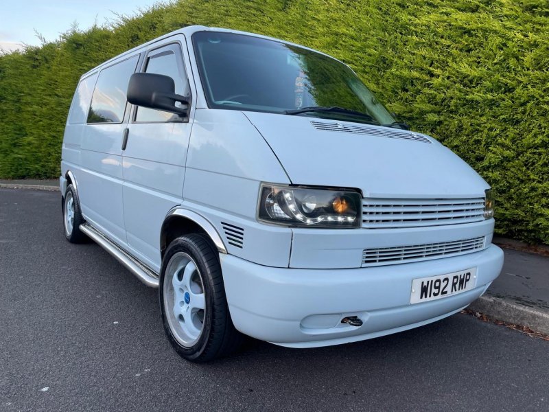 VOLKSWAGEN TRANSPORTER