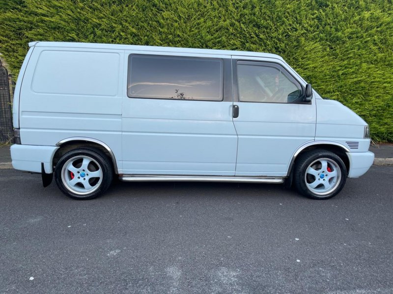 VOLKSWAGEN TRANSPORTER