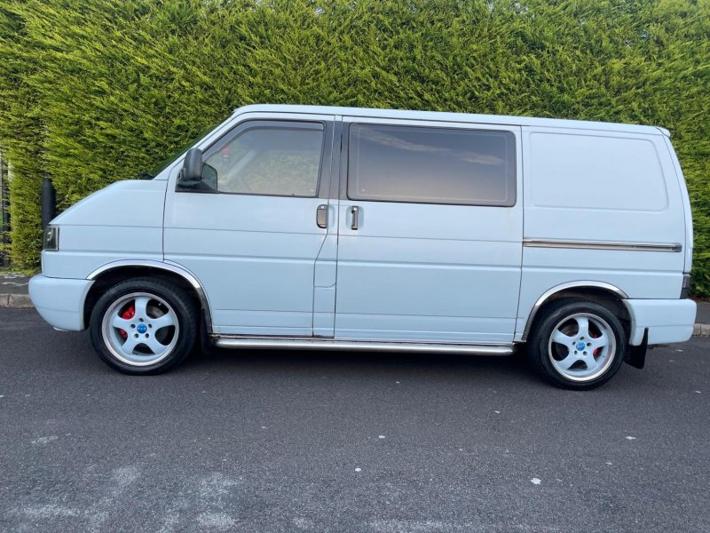 VOLKSWAGEN TRANSPORTER