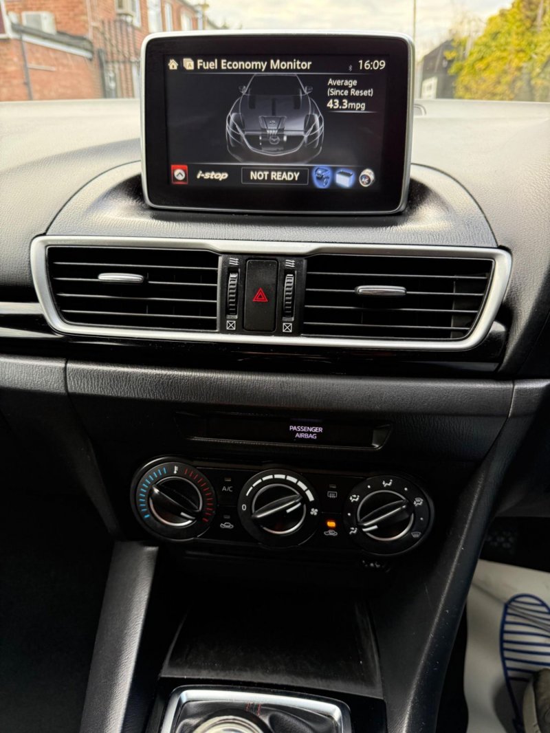 MAZDA MAZDA3