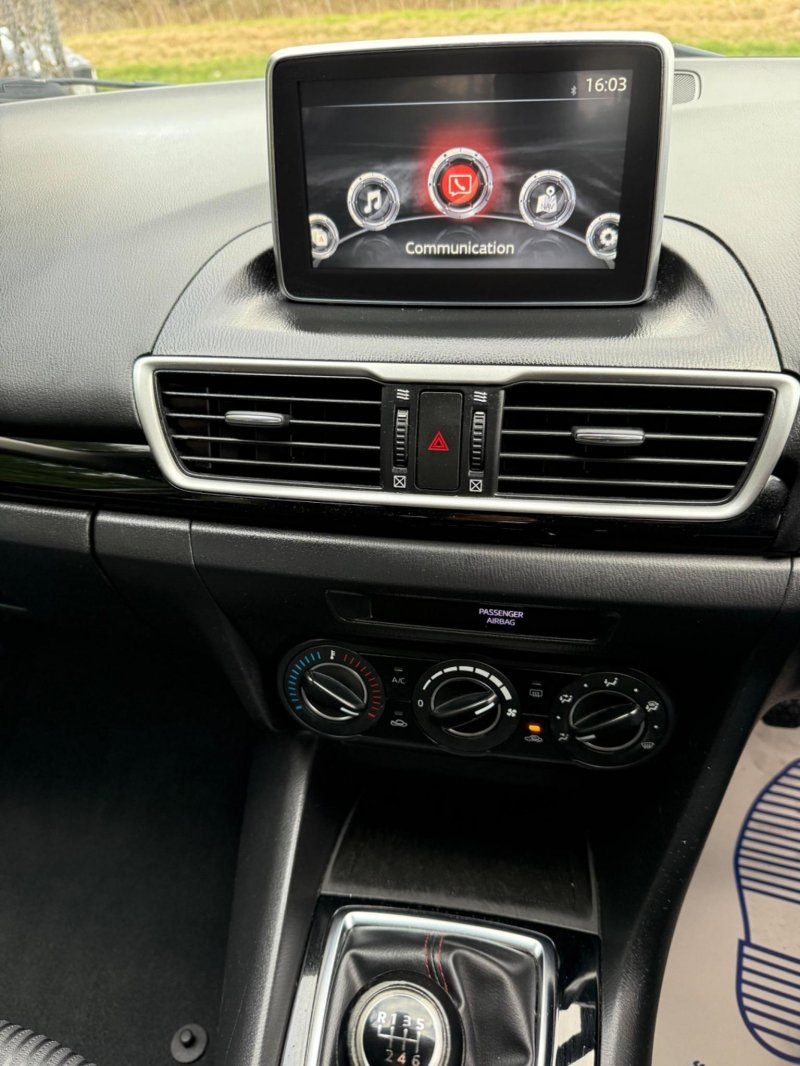 MAZDA MAZDA3