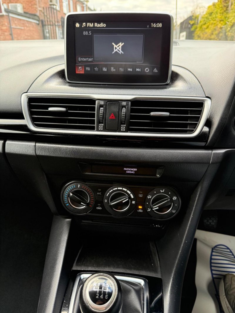 MAZDA MAZDA3