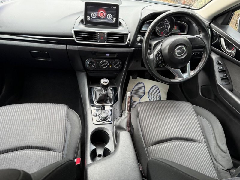 MAZDA MAZDA3