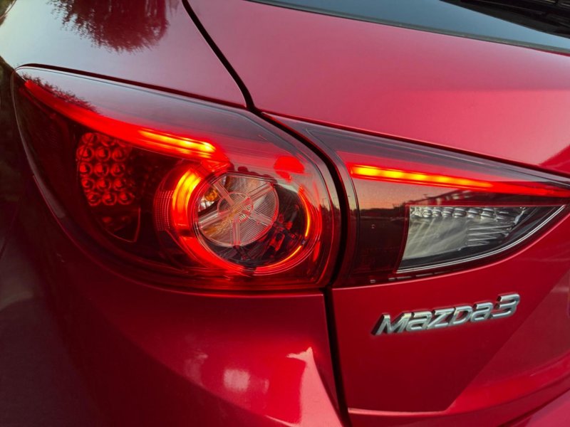 MAZDA MAZDA3