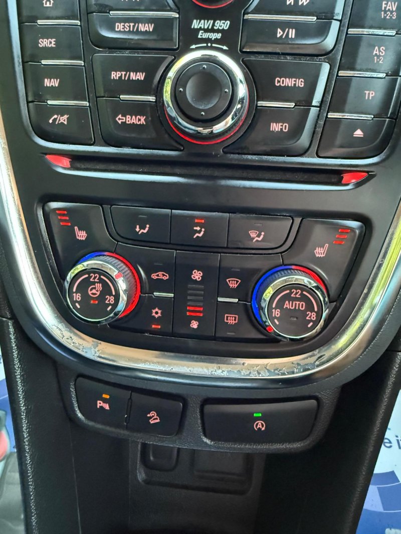 VAUXHALL MOKKA