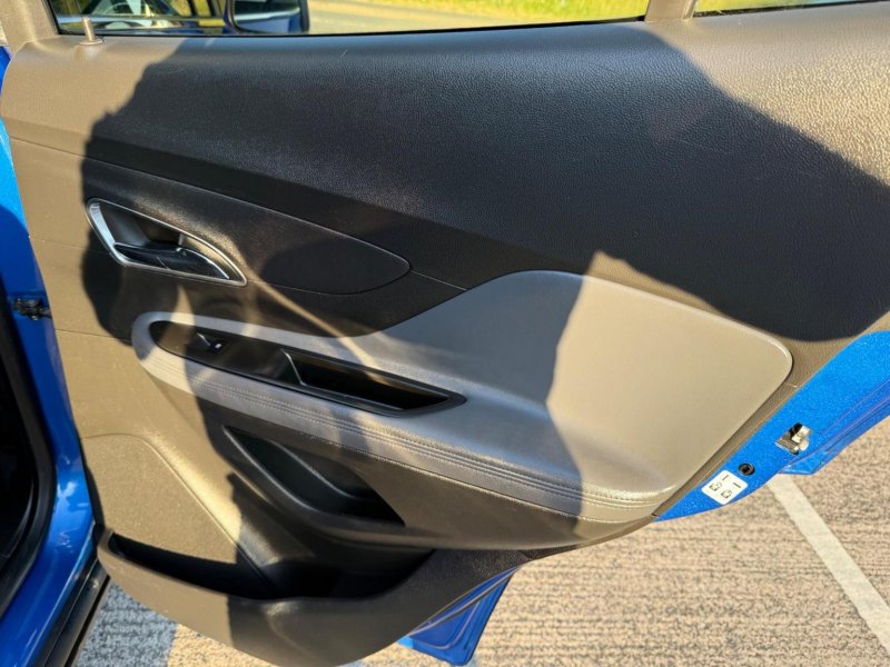 VAUXHALL MOKKA