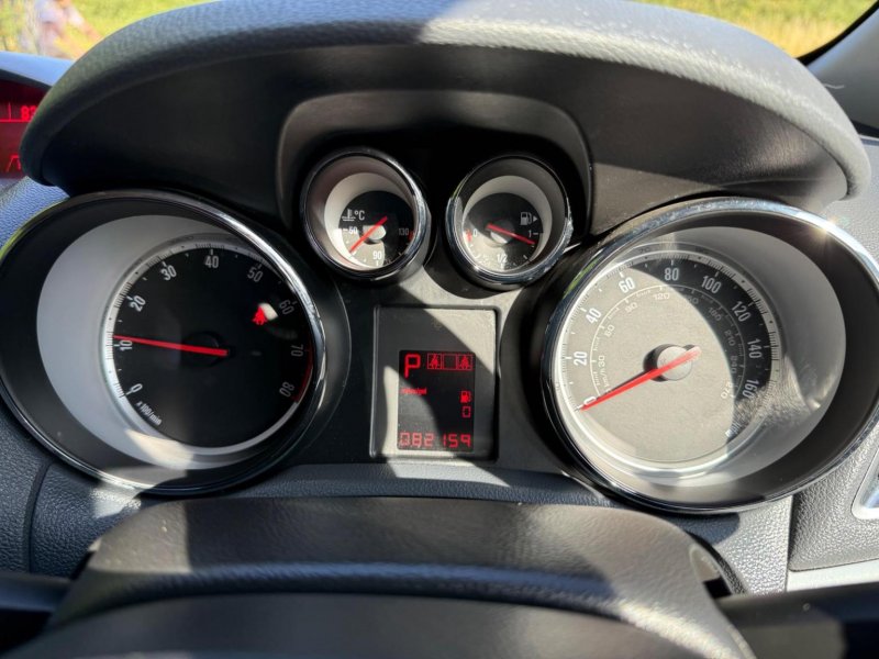 VAUXHALL MOKKA